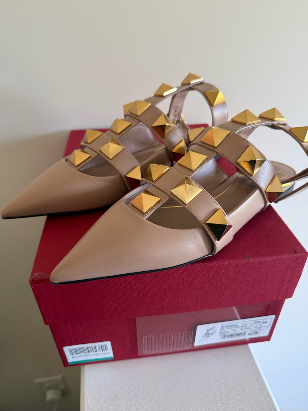 Valentino
Roman Stud Leather Ankle Strap Flat 38.5 - Picture 6 of 8